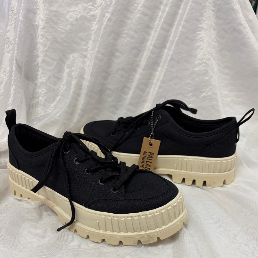 Palladium Organic Capsule Sneaker Women 8.5 Black Cream Lug Sole 78569-008-M